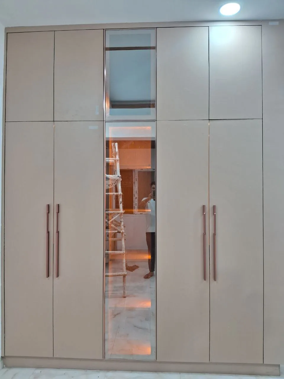 B BLOCK construction photo