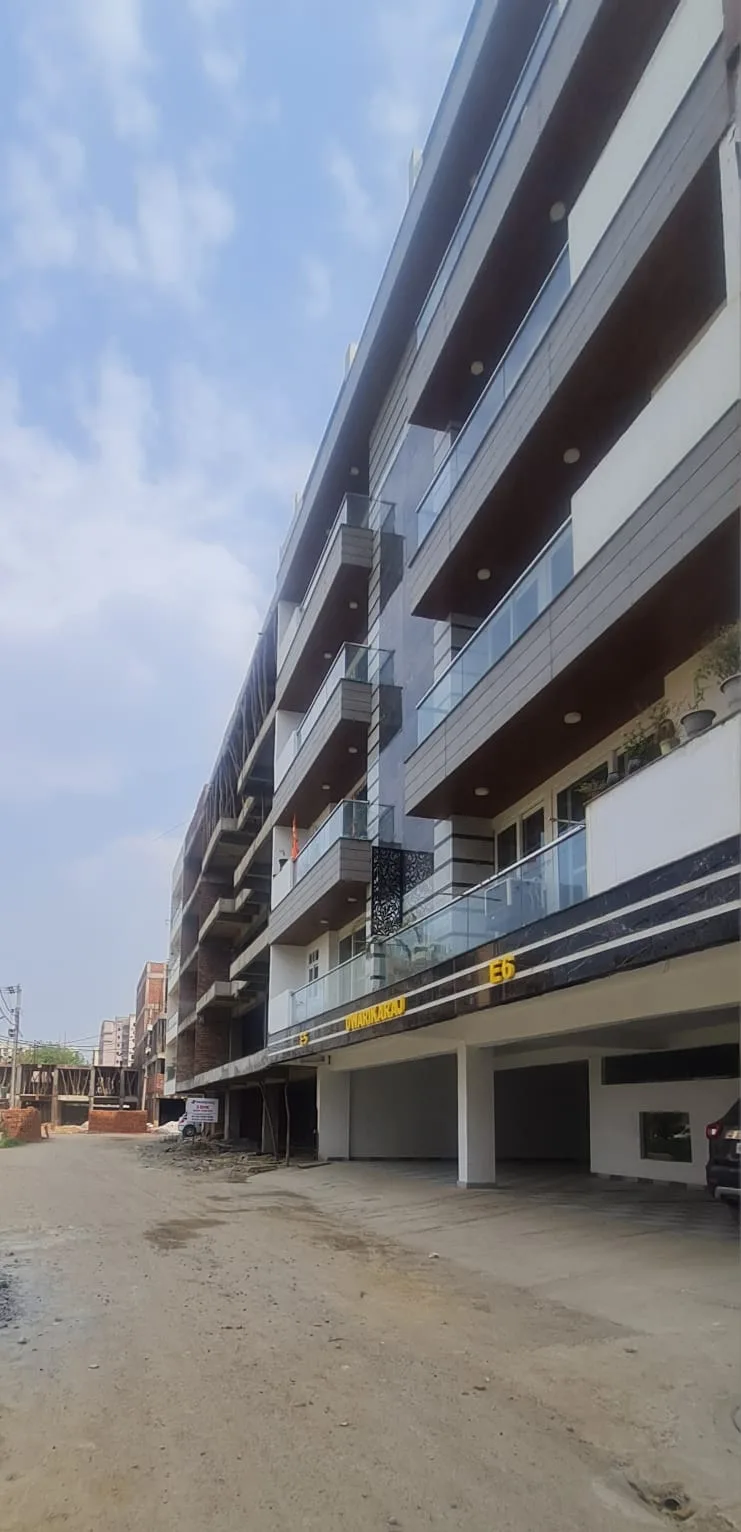 E & F BLOCK construction photo