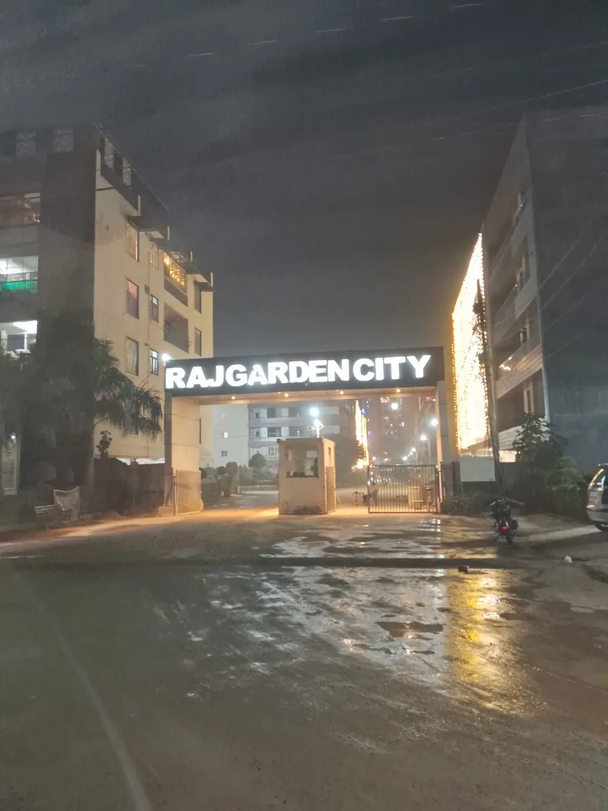 E & F BLOCK construction photo